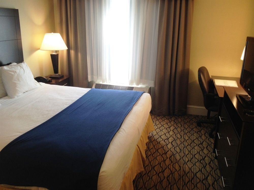 Holiday Inn Express And Suites Merrimack By Ihg Экстерьер фото