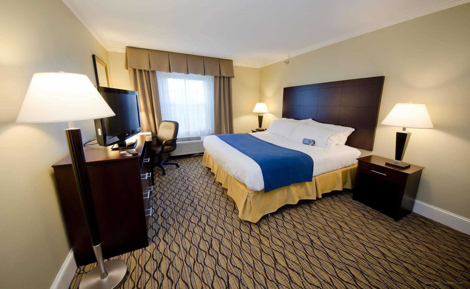 Holiday Inn Express And Suites Merrimack By Ihg Экстерьер фото