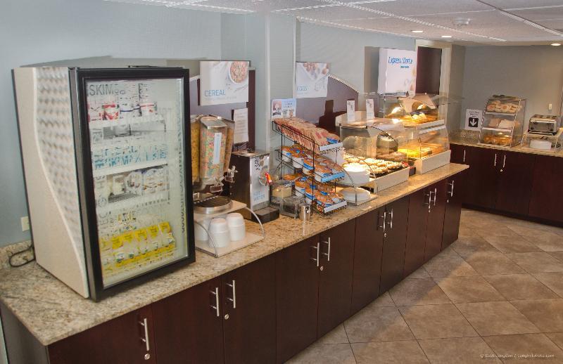 Holiday Inn Express And Suites Merrimack By Ihg Экстерьер фото